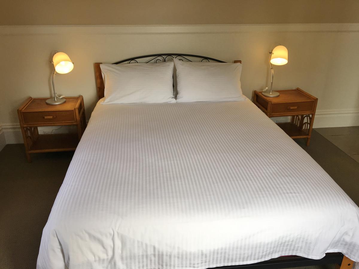 Settlers Arms Hotel Dungog Bagian luar foto