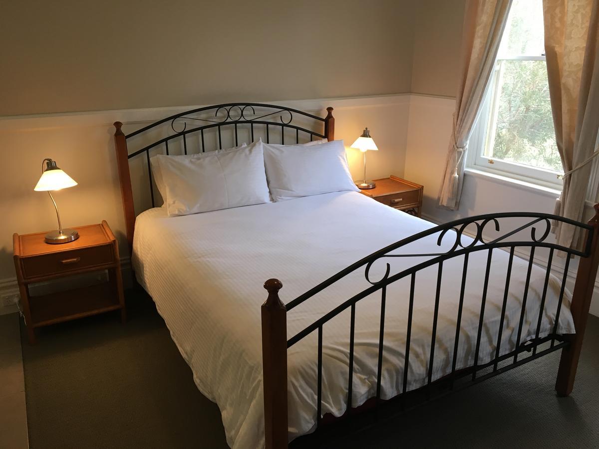Settlers Arms Hotel Dungog Bagian luar foto