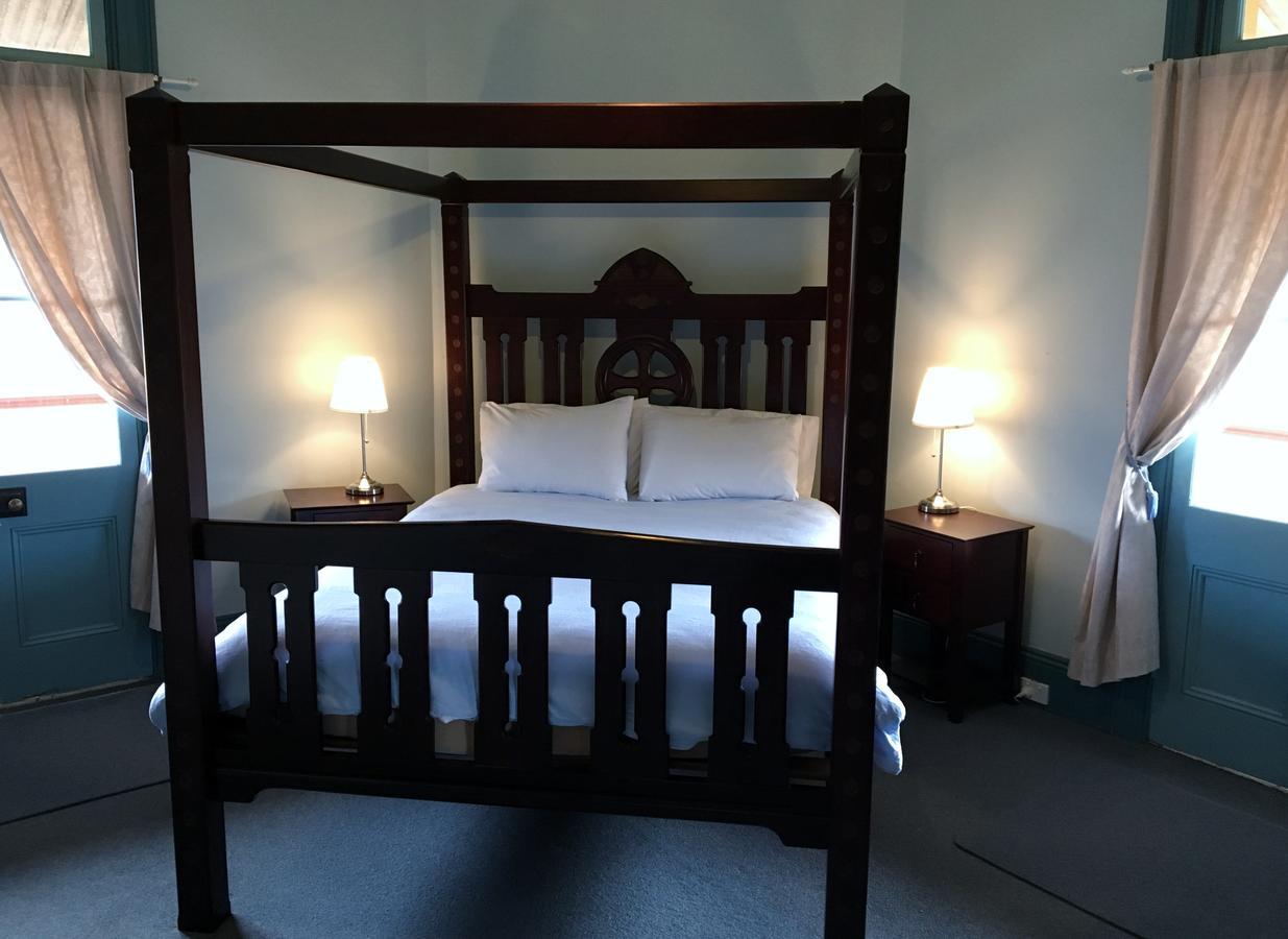 Settlers Arms Hotel Dungog Bagian luar foto