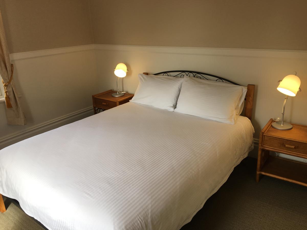 Settlers Arms Hotel Dungog Bagian luar foto