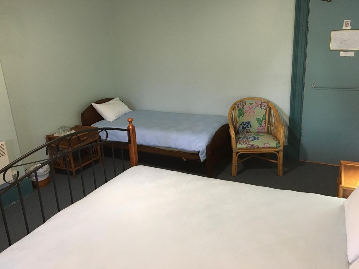 Settlers Arms Hotel Dungog Bagian luar foto
